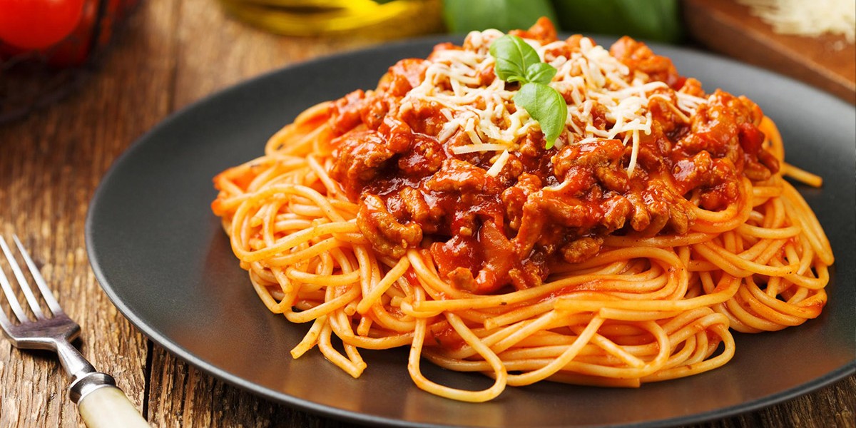 Yassı Spagetti Bolognese